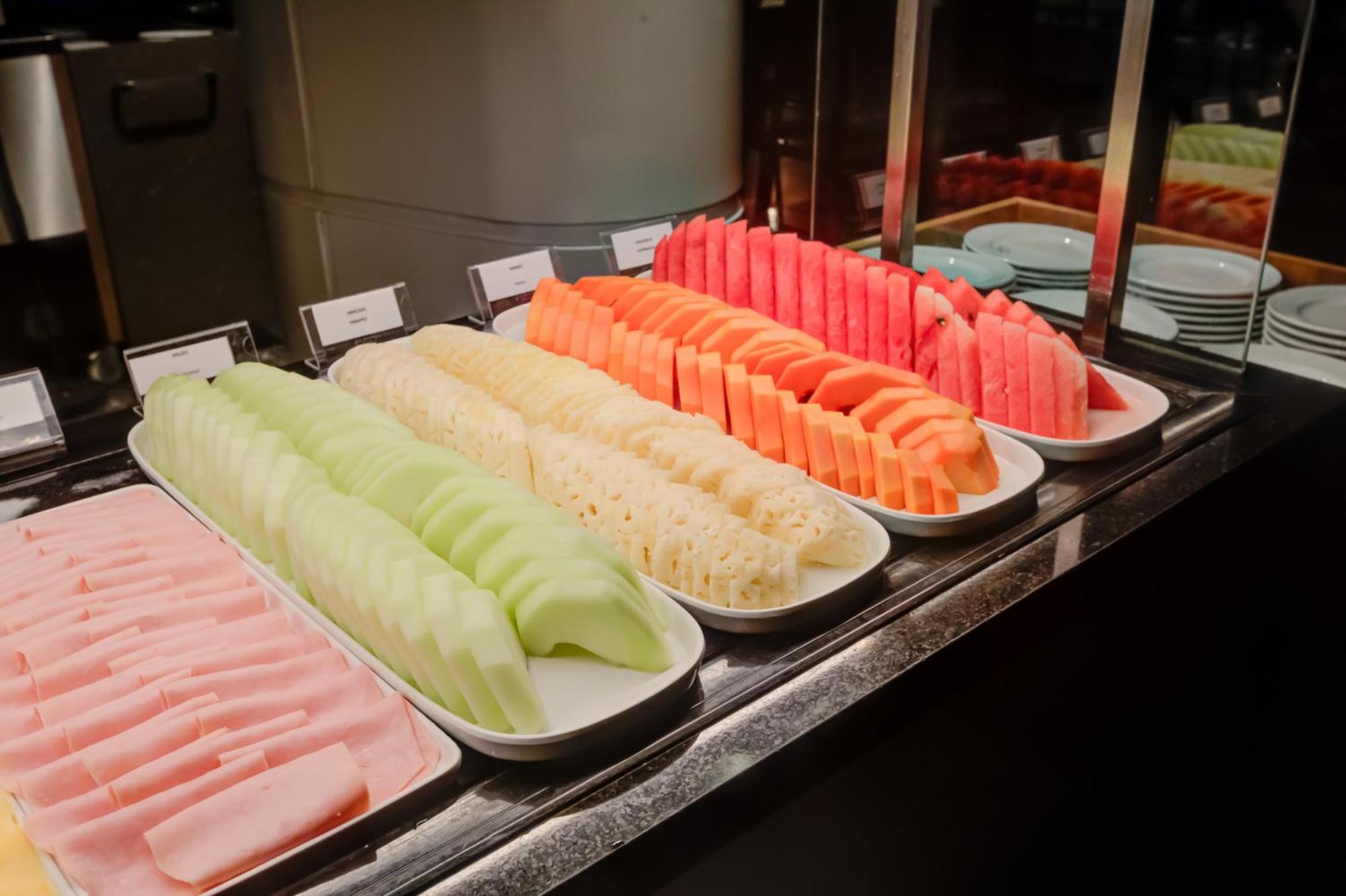 Radisson Sao Paulo Paulista Hotel Kültér fotó Fruit salad