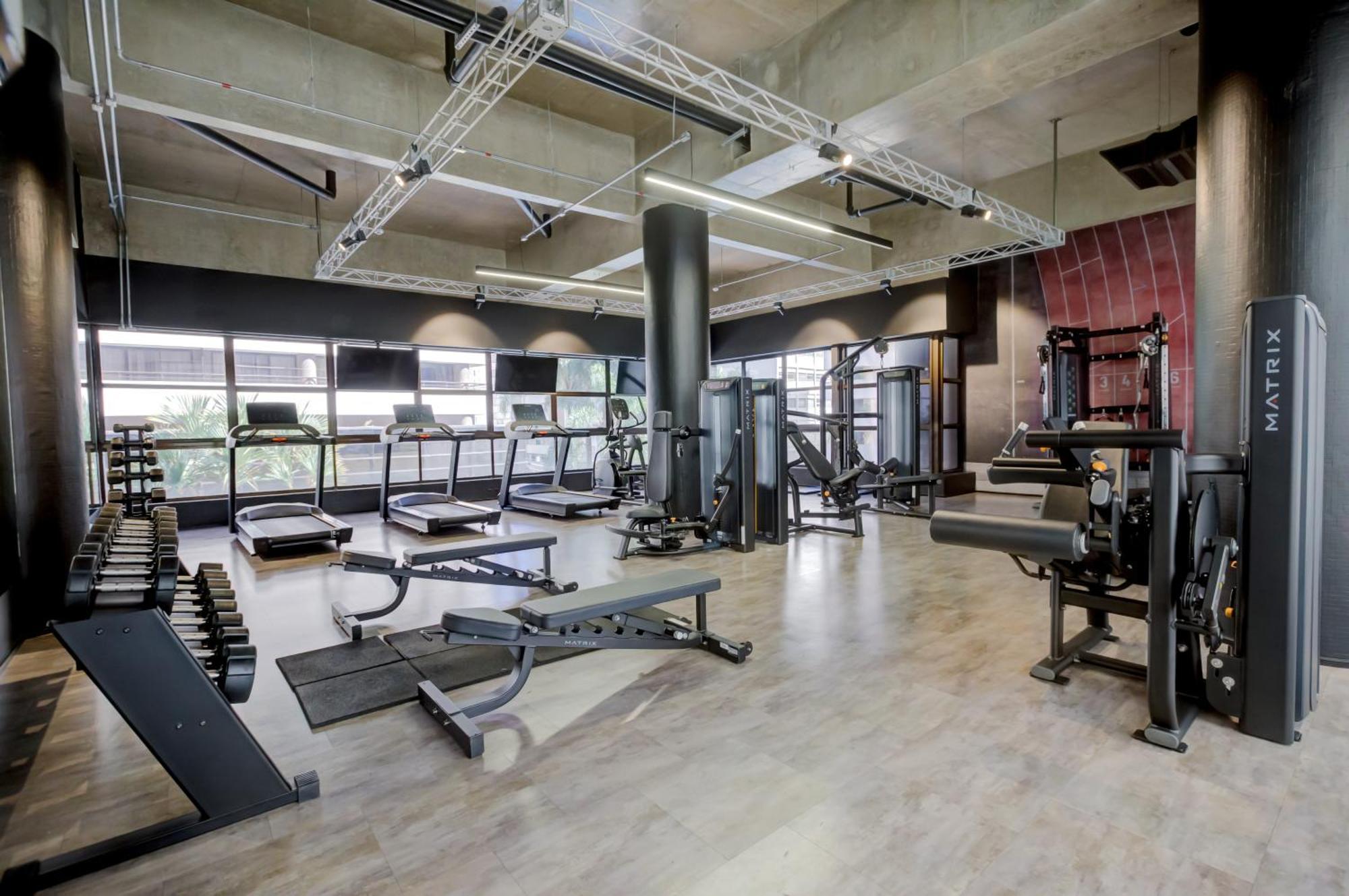 Radisson Sao Paulo Paulista Hotel Kültér fotó The gym at the hotel