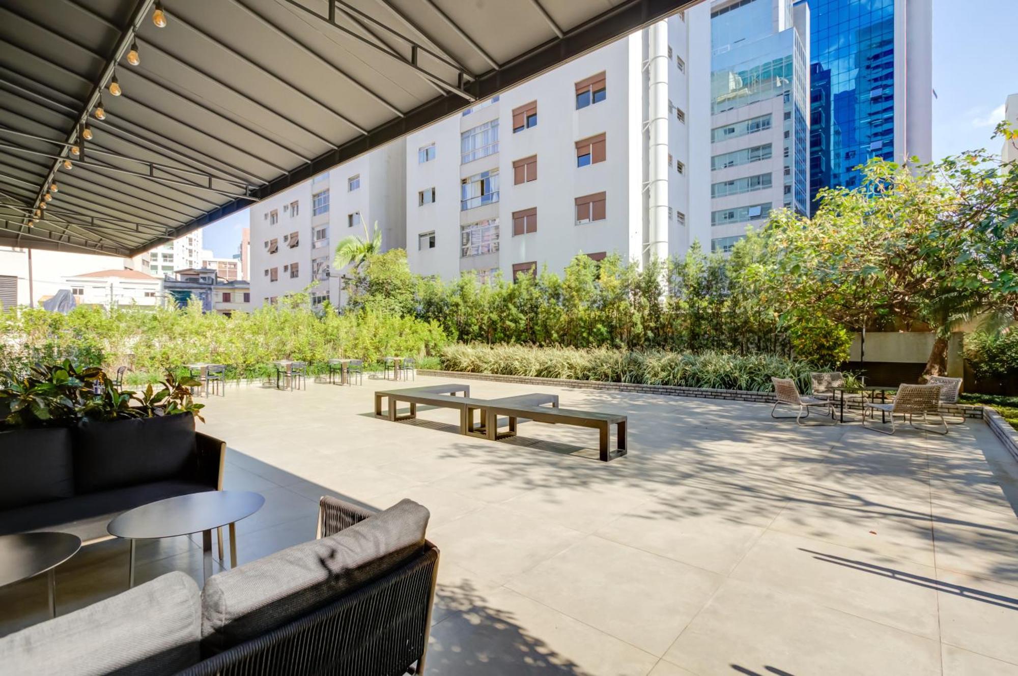 Radisson Sao Paulo Paulista Hotel Kültér fotó The courtyard at the hotel