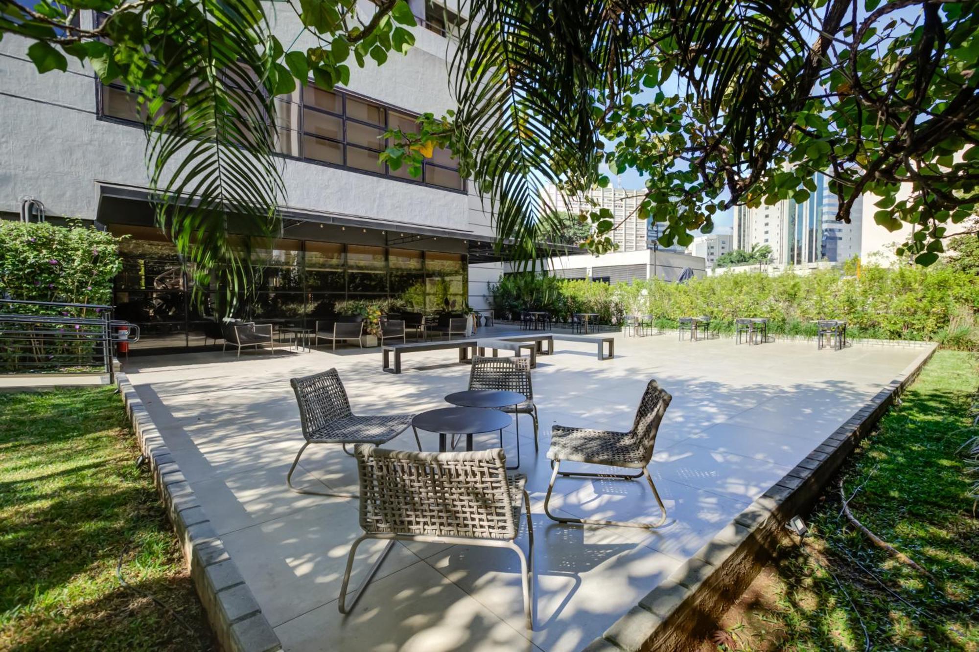 Radisson Sao Paulo Paulista Hotel Kültér fotó The courtyard of the library